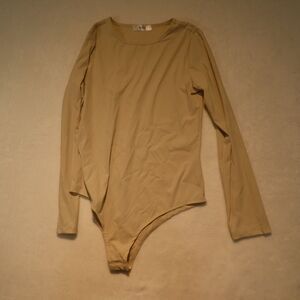 UCHUU Montreal Womens Size 1 Small Beige Long Sleeve Snap Bodysuit Top